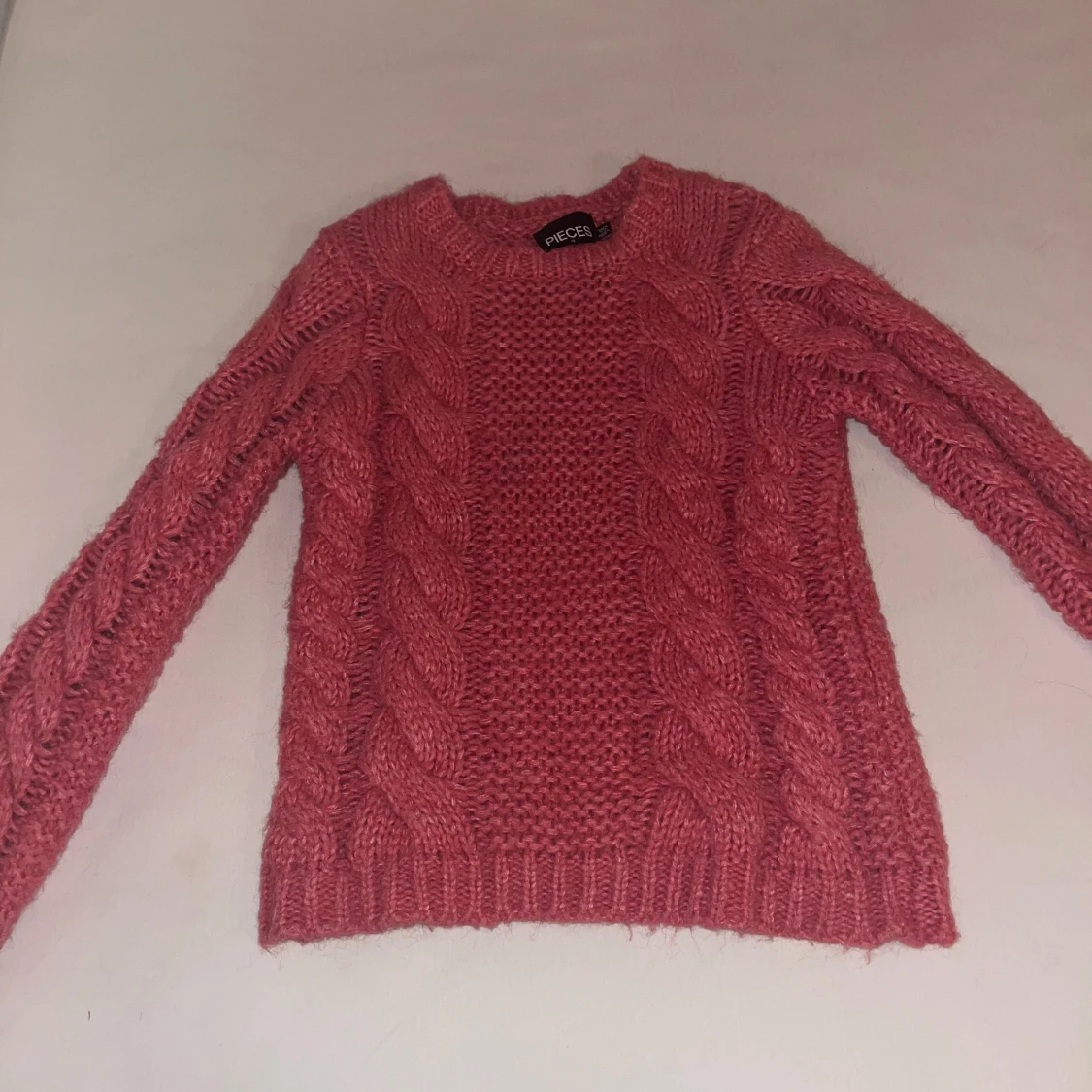 Rosa stickad tröja 