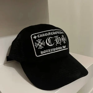 Chrome hearts keps - As fet keps skick 8/10, säljer den då jag inte använder kepsar längre 