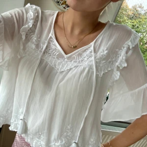 Pepe Jeans blus!! - Typ min finaste blus jag äger men använder knappt längre därav att jag säljer🙌🏻🙌🏻🥹🥰 helt i toppskick!