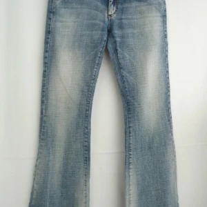 Lågmidjade bootcut jeans  - Jättefina lågmidjade bootcut jeans från only. W30 L32💕