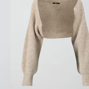 Bolero - Trendig bolero! Säljs ej längre. Nypris : 399. Mitt pris : 250. Inga defekter , använd 2 gngr. Pris går  o diskutera 🥰