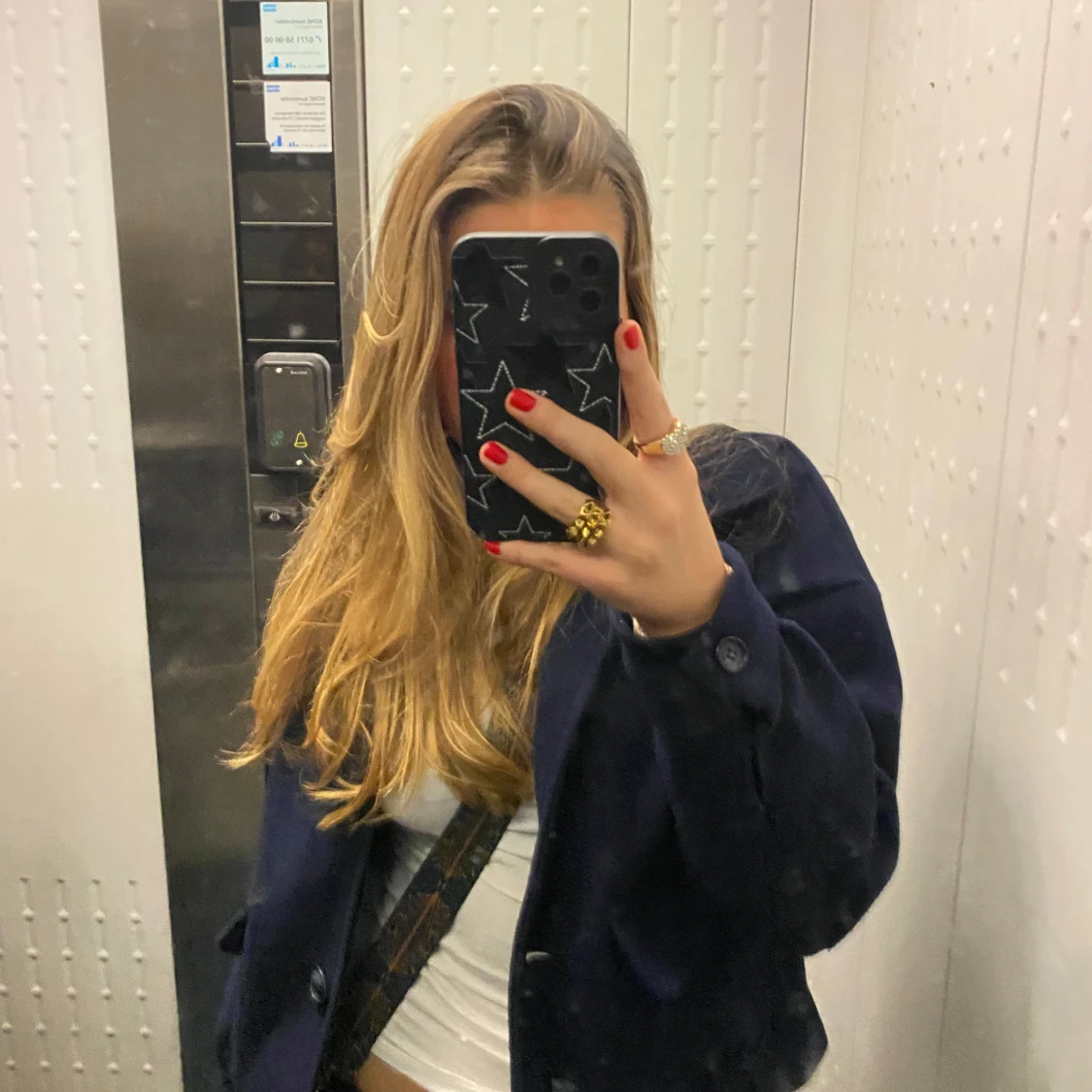 Designbysi mörkblå kappa - 90