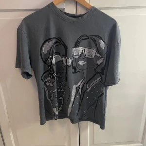 Zara t shirt  - Så cool t shit från zara❤️