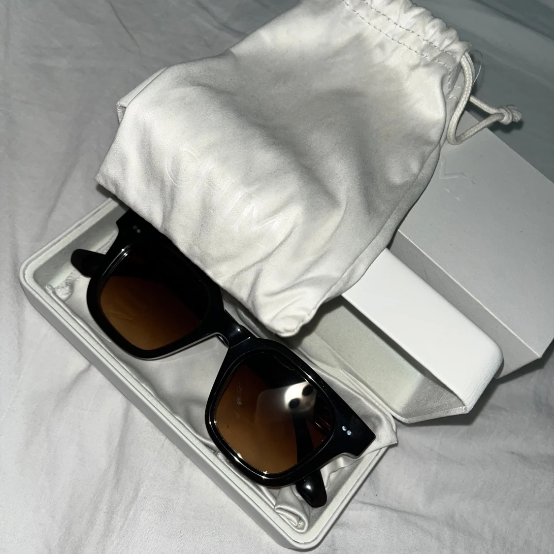 Bruna solglasögon från CHIMI - 1