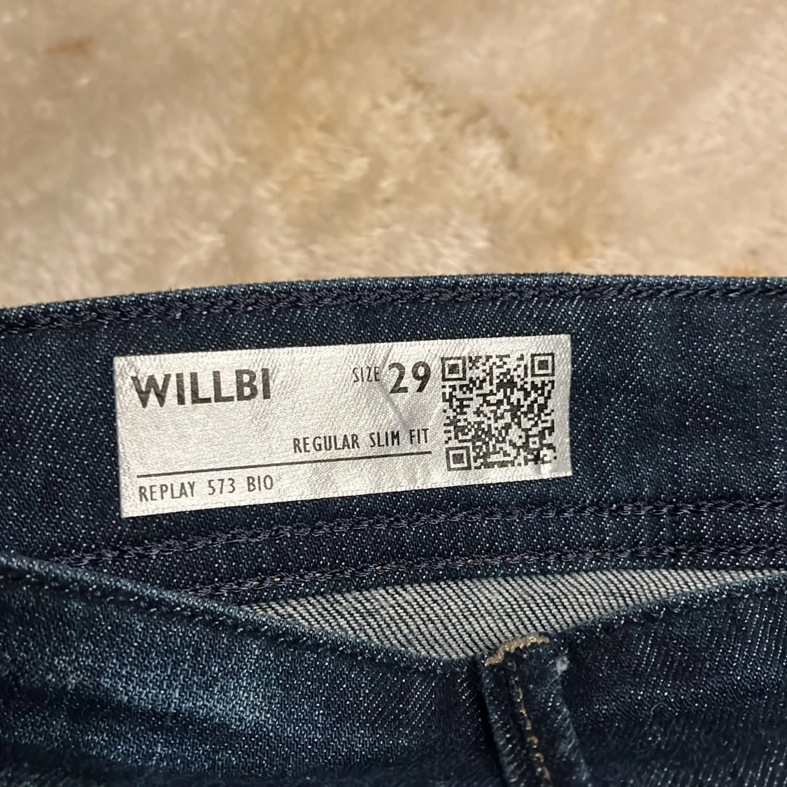 Mörkblå jeans från Replay  - 2