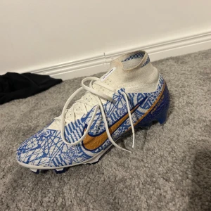 Nike fotbollsskor cr7 - Snygga fotbollsskor från Nike cr7 limited edition använda 3-5 gånger