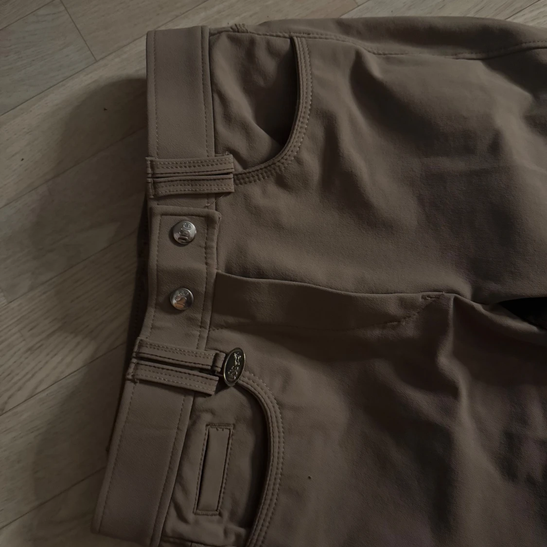 Bruna ridbyxor med dragkedja bootcut - 2