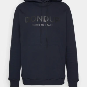 Dondup hoodie - Tjenare! Säljer nu min riktigt fett Dondup hoodie. Den är helt ny och slut såld över allt. Storlek M.  Om det är något du fundera över är det bara att skriva. MVH Olle