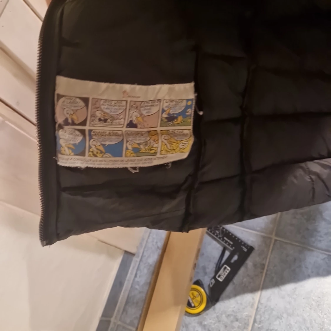 Svart pufferjacka från Moncler - 4