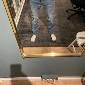 Blå tiger of Sweden jeans - Riktigt snygga jeans från tiger of Sweden. Aldrig använda, toppskick. Storleken är 30/32 men passar även 29/32. Pris kan diskuteras vid snabb affär. Skriv vid frågor. Nypris ca 1700. 