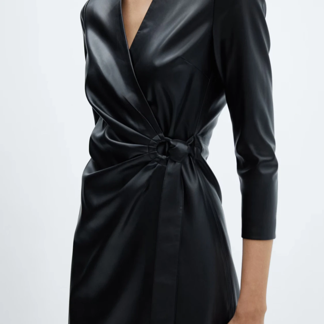 Svart skinnklänning - 2