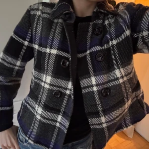 Kort kappa - En superfin kort kappa köpt second hand i strl xs/s skulle jag säga