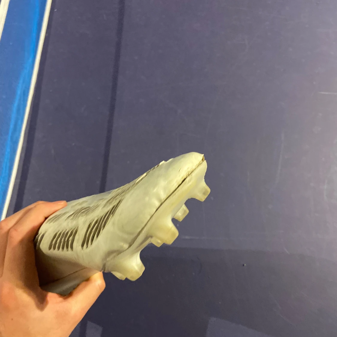 Vita fotbollsskor från Adidas - 3