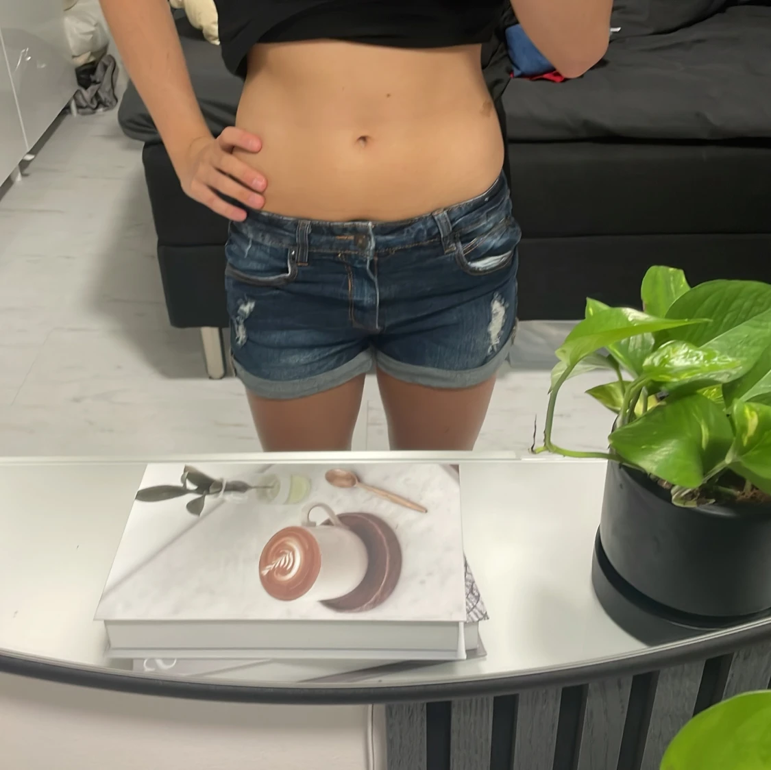 Mörkblå jeansshorts från Pull&Bear - 1