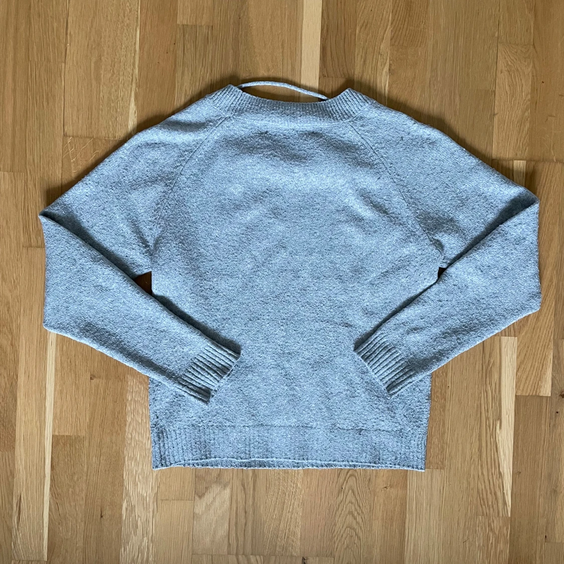 Grå stickad tröja från Vero Moda - 2