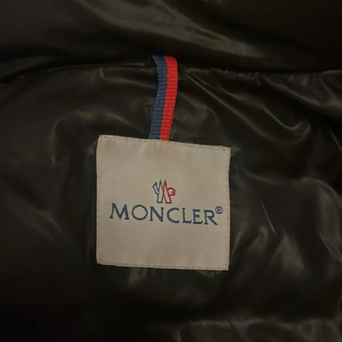 Svart dunjacka från Moncler - 2