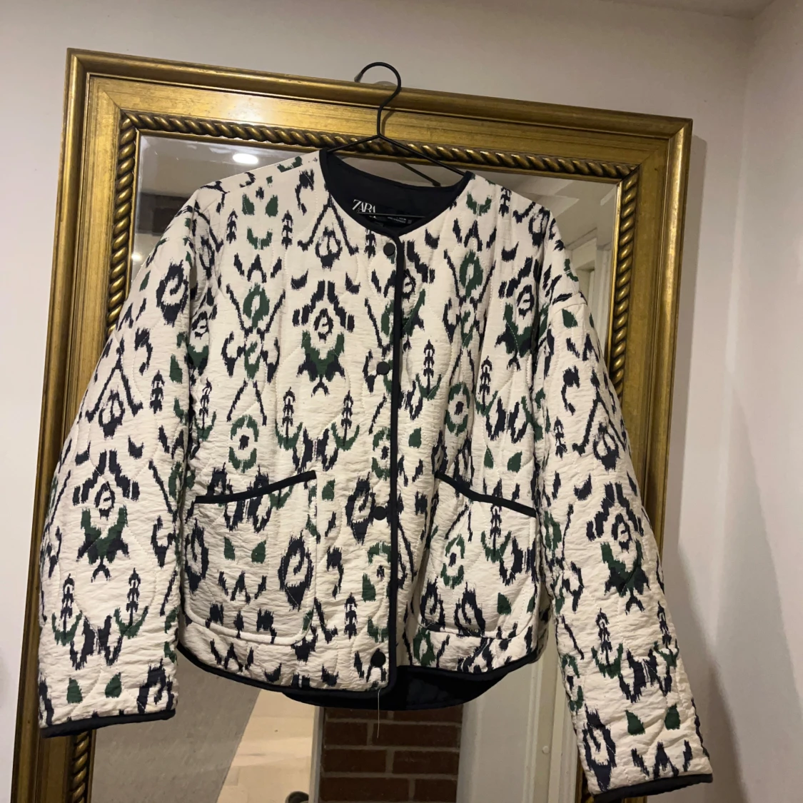 Mönstrad jacka från Zara - 91