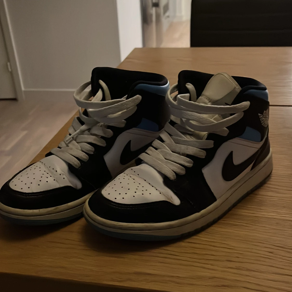 Nike Air Jordans i svart och blått - 91