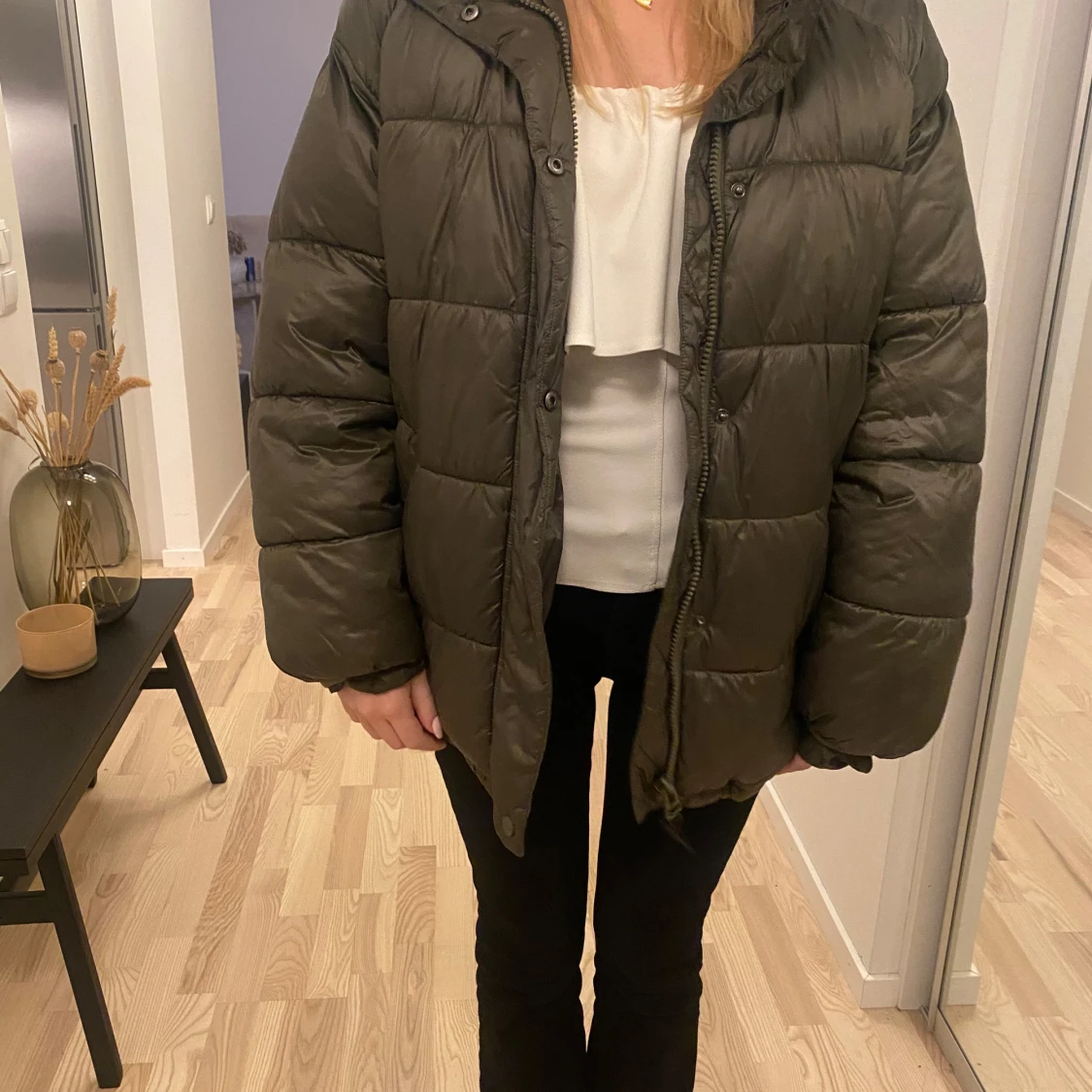 Olivgrön pufferjacka - 90