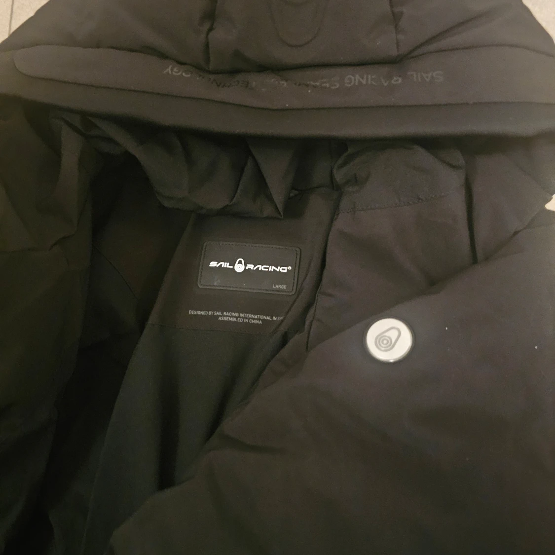 Svart dunjacka från Sail Racing - 28