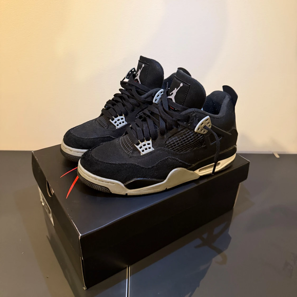 Jordan 4 - Black Canvas - 90