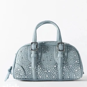 Zara jeans väska  - Intressekoll på denna populära slutsålda väska från Zara❤️hör av er vid frågor, den är i nyskick 