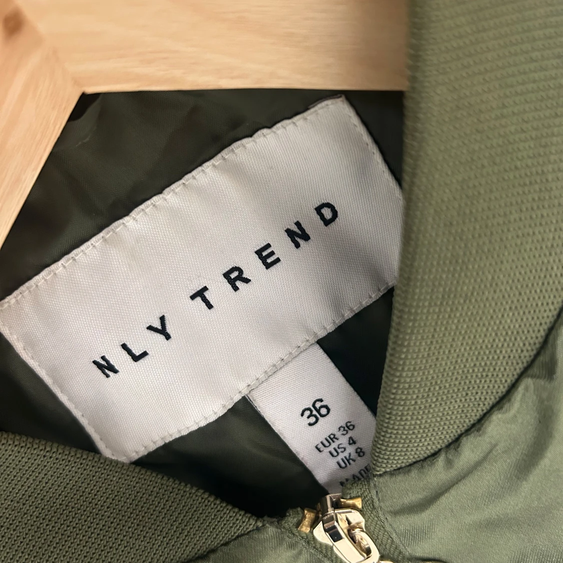 Grön Bomberjacka  - 91