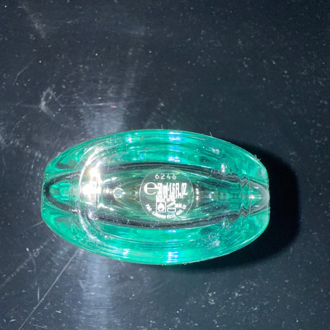 Grön parfymflaska från Lacoste - 2