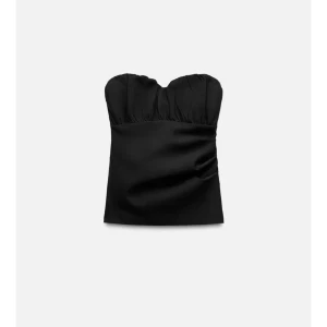 Bandeau- topp  - Superfin bandeau-topp från Zara, säljer då den ej passade:( Skulle evt vela byta mot en L om någon har🥰  Slutsåld på hemsidan:(