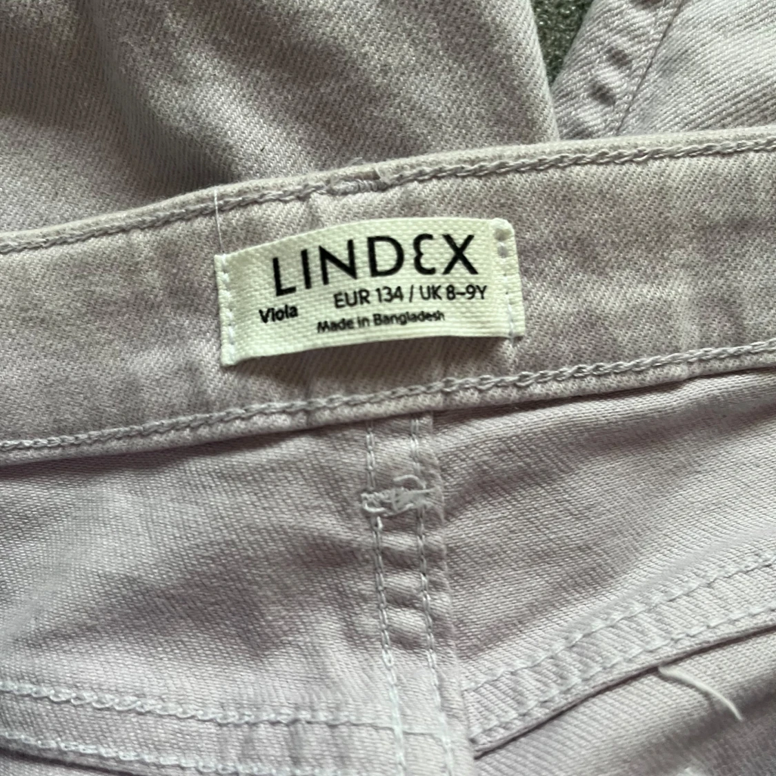 Ljuslila byxor från Lindex - 91