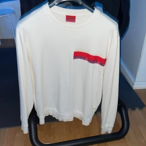 Hugo boss tröja  - En snygg Hugo boss tröja i storlek M skick 10/10✅🔥 nypris 1500-2000🔥 mitt pris 399 priset går att diskuteras ✅