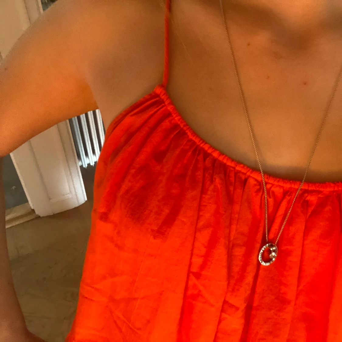 Orange klänning från Arket  - 91