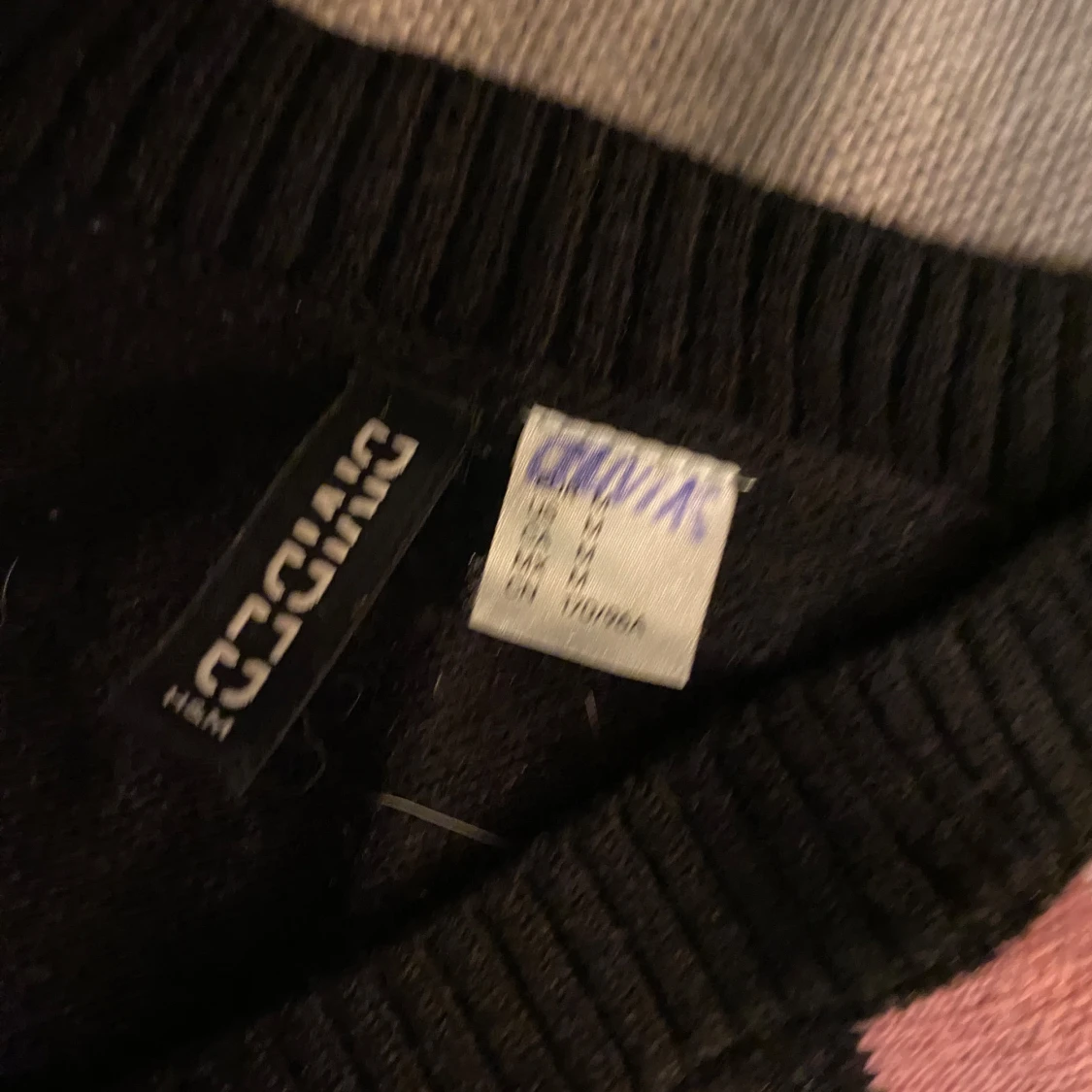  Stickade västar med argylemönster från H&M small och medium - 90