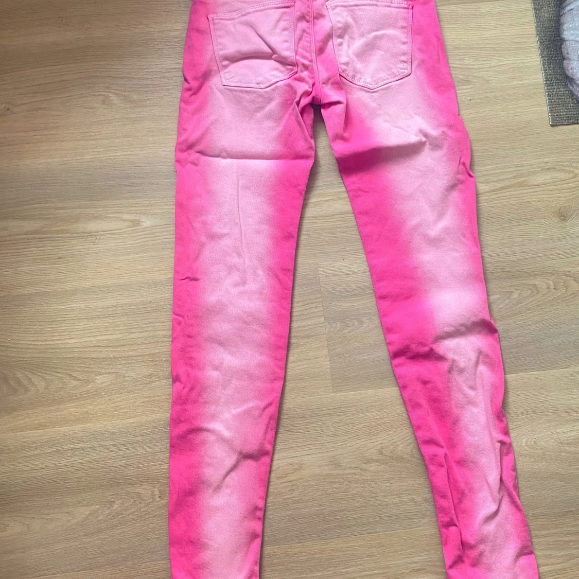 Rosa jeansbyxor - 90