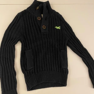 Hollister tröja - Hollister tröja i svart Storlek S