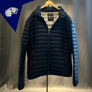 COLMAR JACKA - Go dunjacka från colmar  | Skick: 9/10 | Strl: 54 (L) | Nypris: 3200kr | Hör av dig vid frågor eller funderingar!