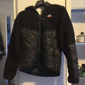 Nike Sportswear Heritage Fleece Jacket - Nike Sportswear Heritage Fleece Jacket Storlek Small 