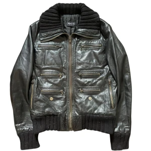 Italiensk läderjacka  - Köpt i rome o fits slim