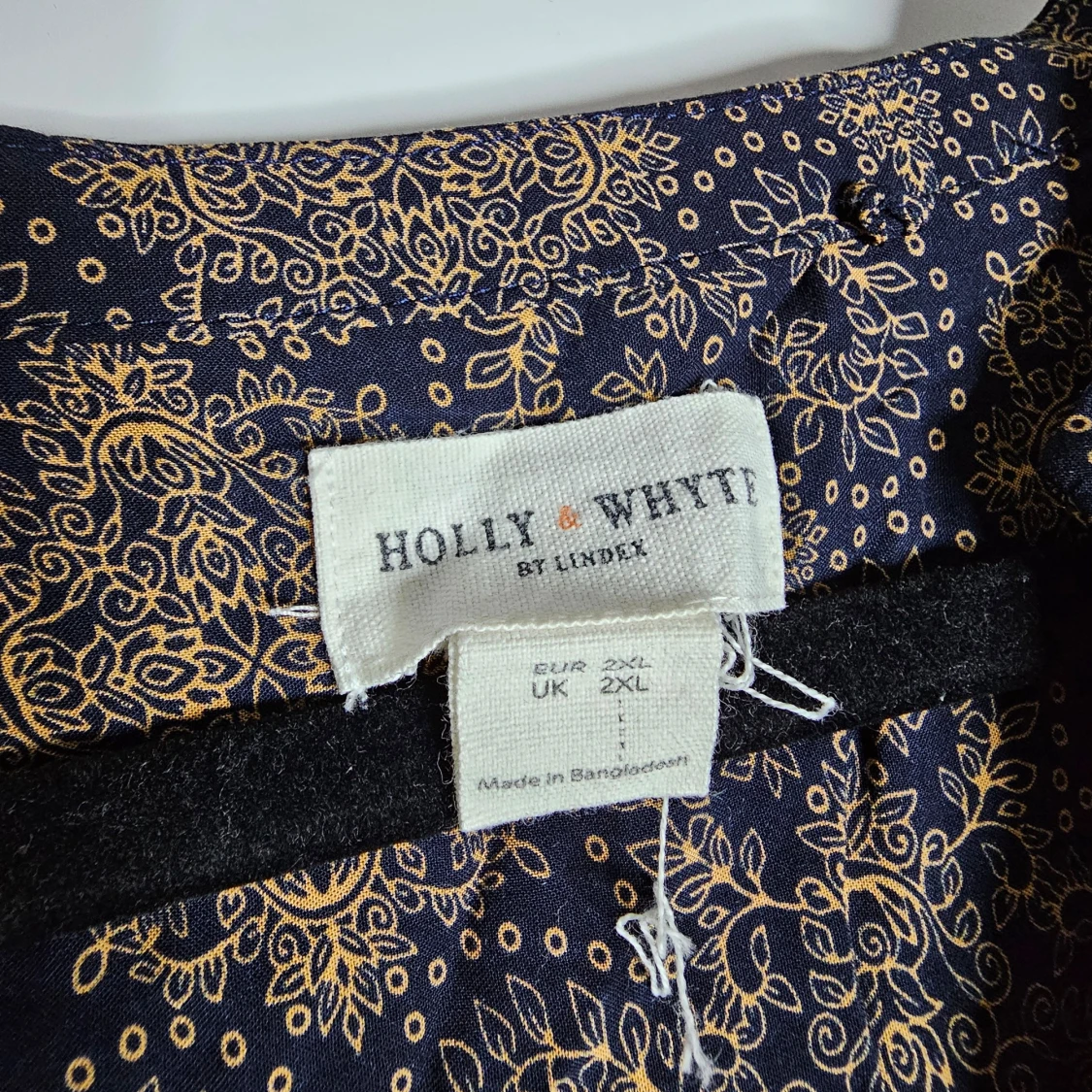 Blå och orange blus i abstrakt mönster - 92