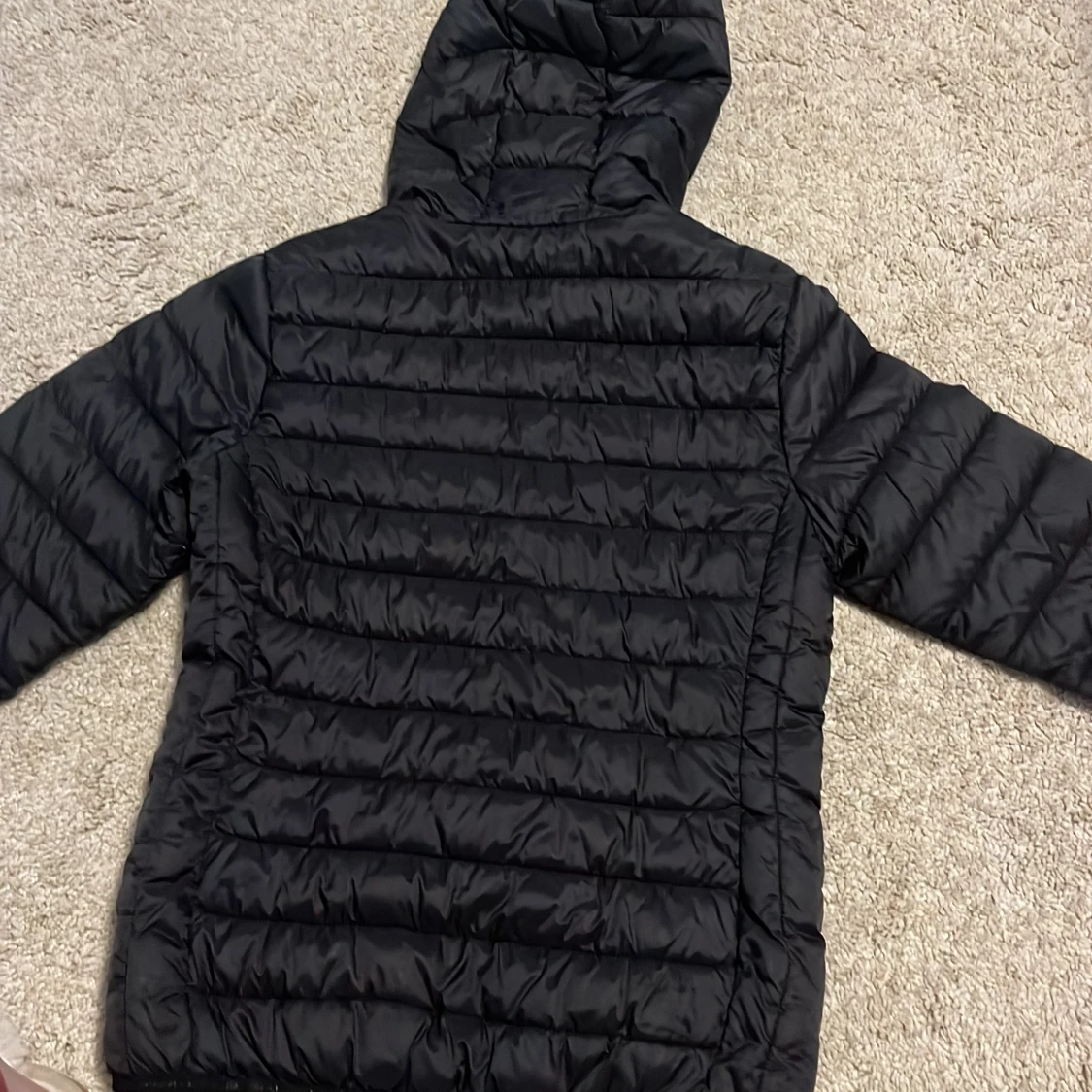 Svart pufferjacka från Hang Ten - 90