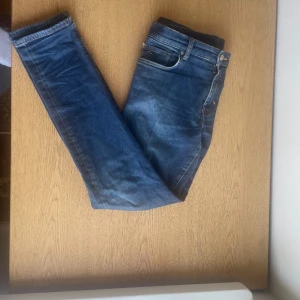 Blå jeans - 30/32