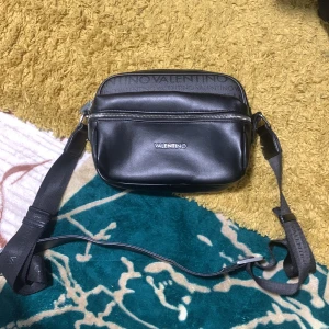 Valentino bag - Knappt används