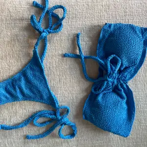 Helt oanvänd bikini, köpt utomlands.  Supersnygg och sitter fint baktill (string-liknande) 