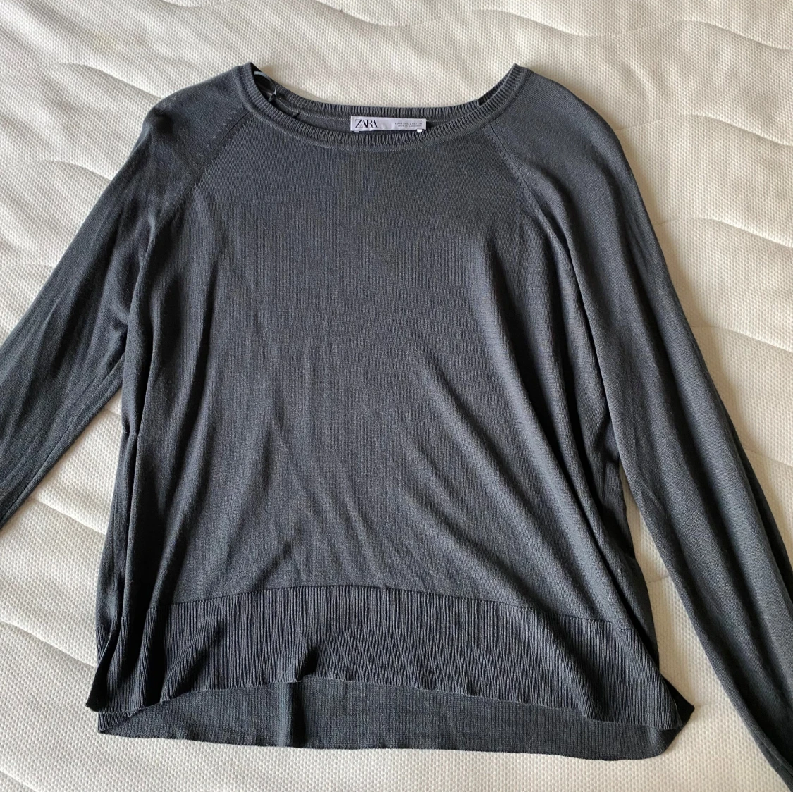 Mörkgrå tröja från Zara - 91