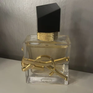 Yves saint Laurent parfym  - Säljer en ny dam perfym som endast är testad, Libre EDP 30 ml. 