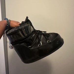 Moon boots  - Använd en par gånger forfarande i super bra skicka 