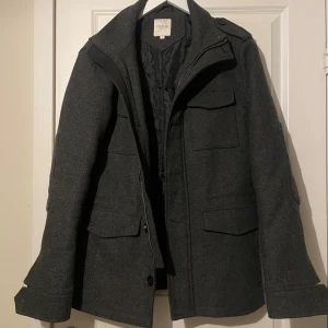 Jacka/Rock - Jacka/Rock från Jack&Jones. Storlek S. Bra skick. 