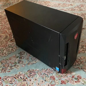 Gaming dator från MSI - Datorn är 5 år gammal. Delarna i den är: rtx 1060 ti med 3 gb vram. 8 gb ram. Intel i7 som processer. Msi moderkort. 550w psu. Bra pris för grejerna 👍