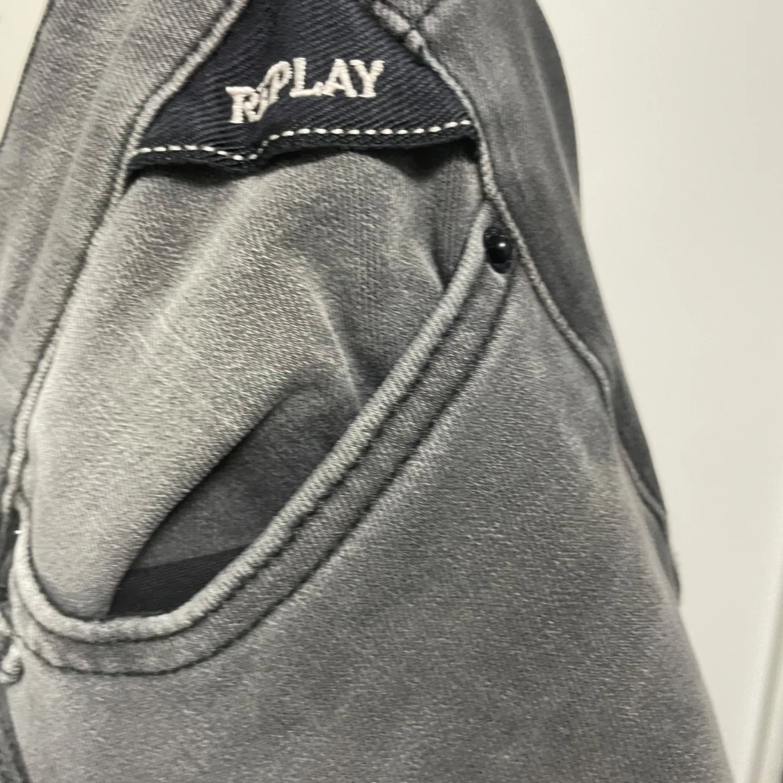 Grå jeans från Replay