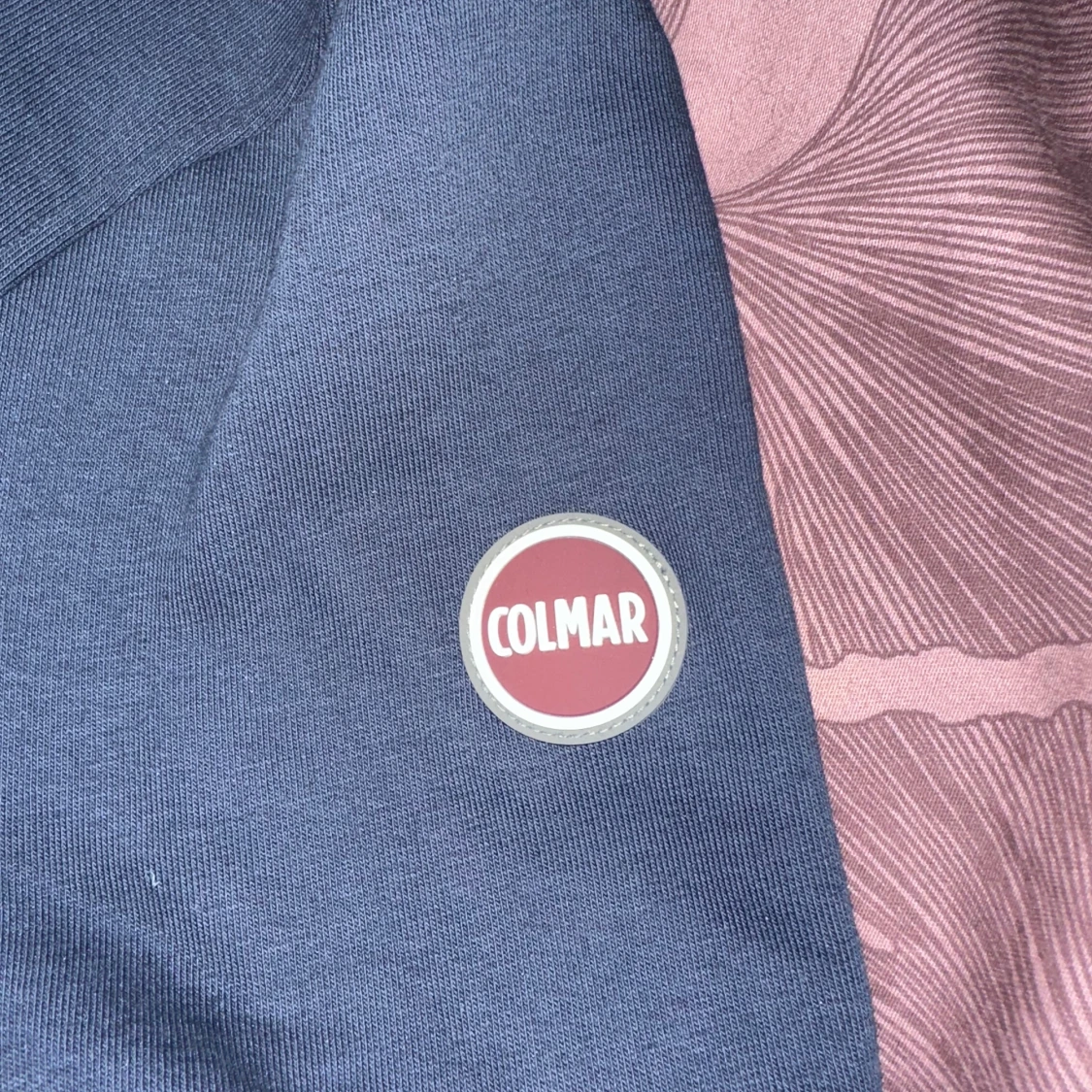 Mörkblå hoodie från Colmar - 2